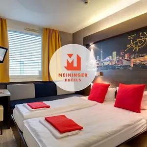 *** Otel Meininger Hauptbahnhof Almanya